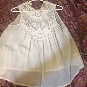 Laced sleeveless shirt